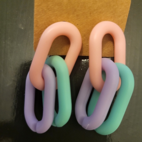 Brand new earrings - Picture 1 of 2